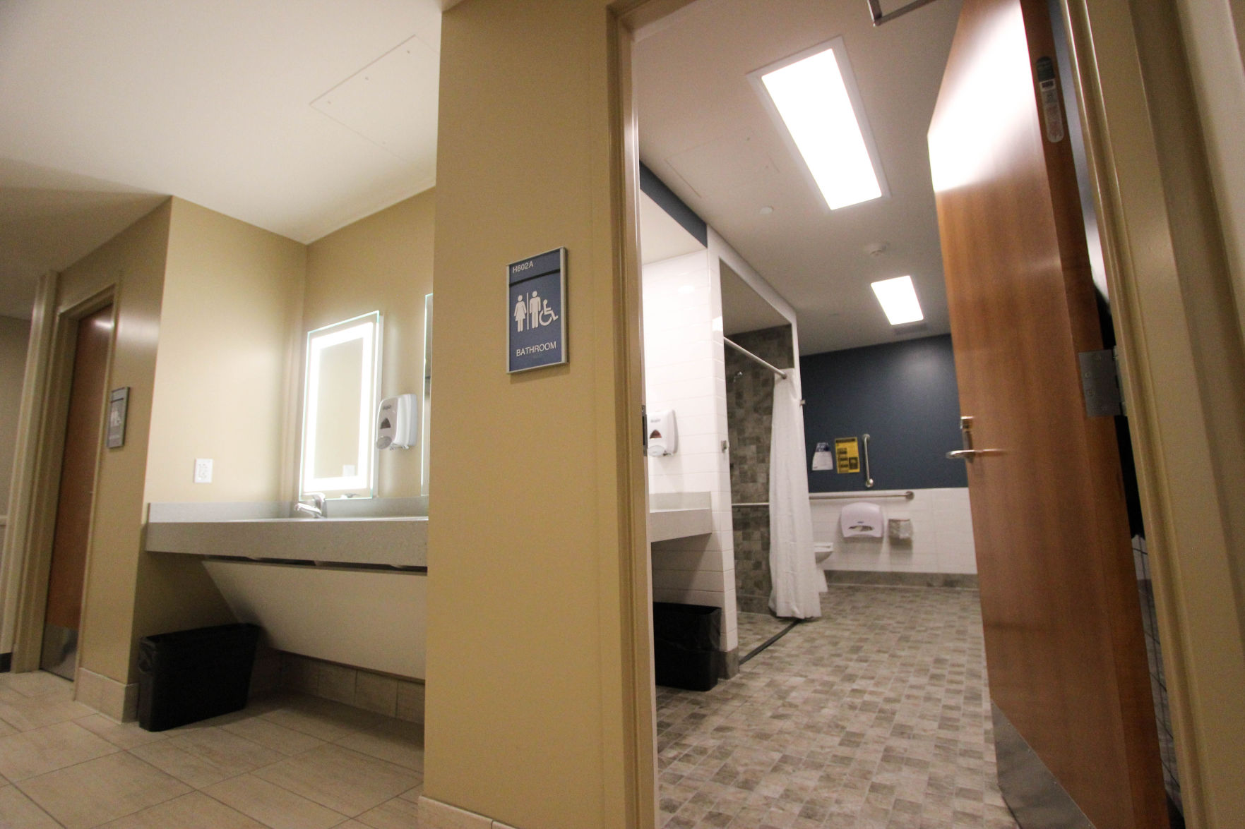 Earle Hall, bathroom